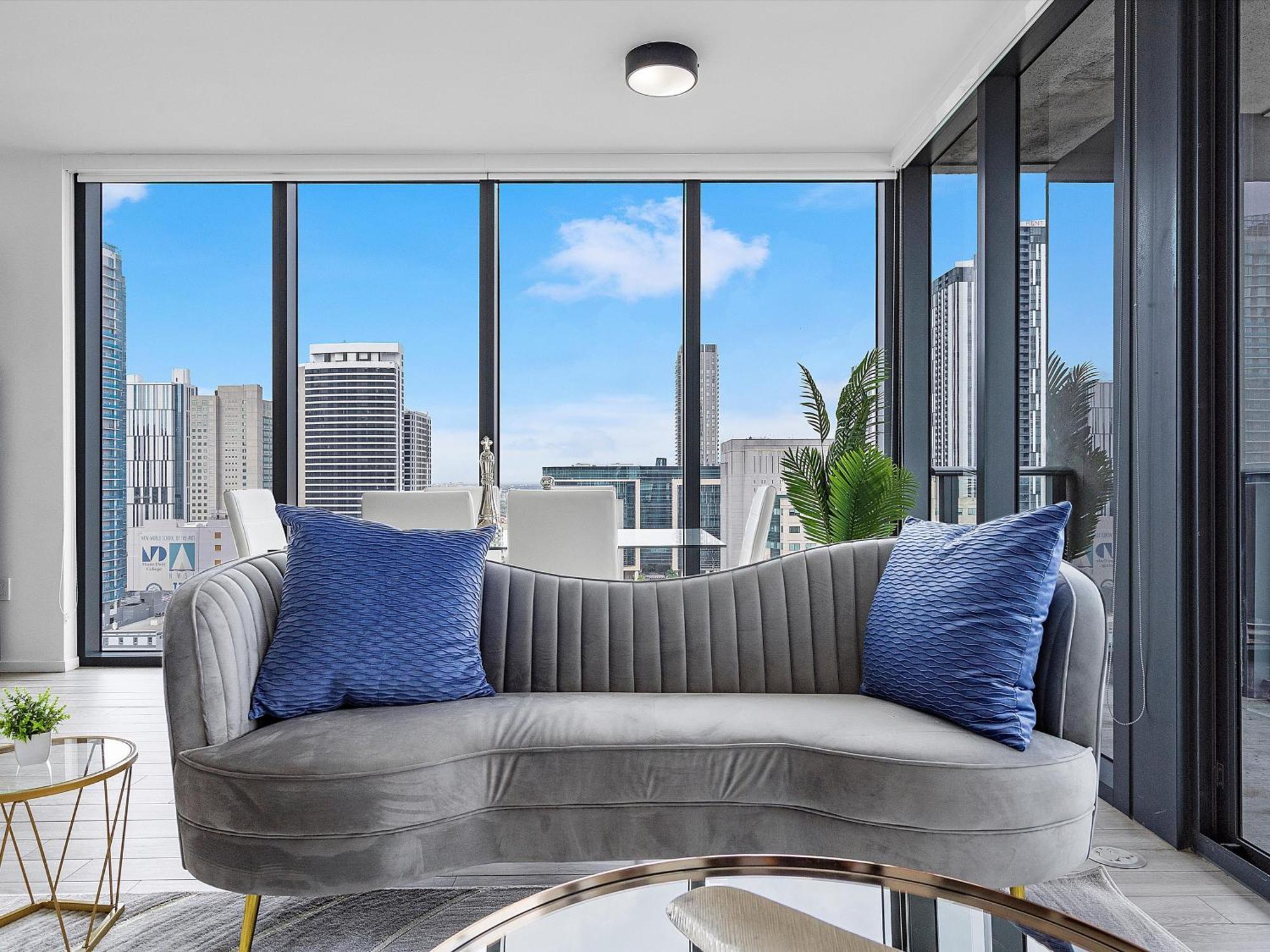X Lounge Iv - High-rise With Rooftop Pool In Downtown