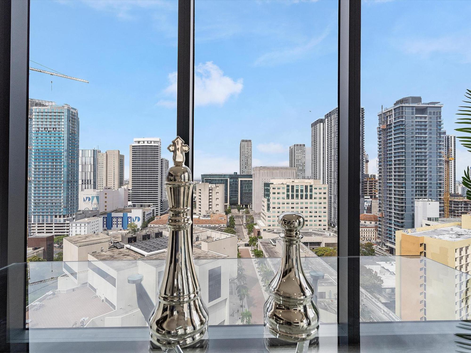 X Lounge Iv - High-rise With Rooftop Pool In Downtown Apartment