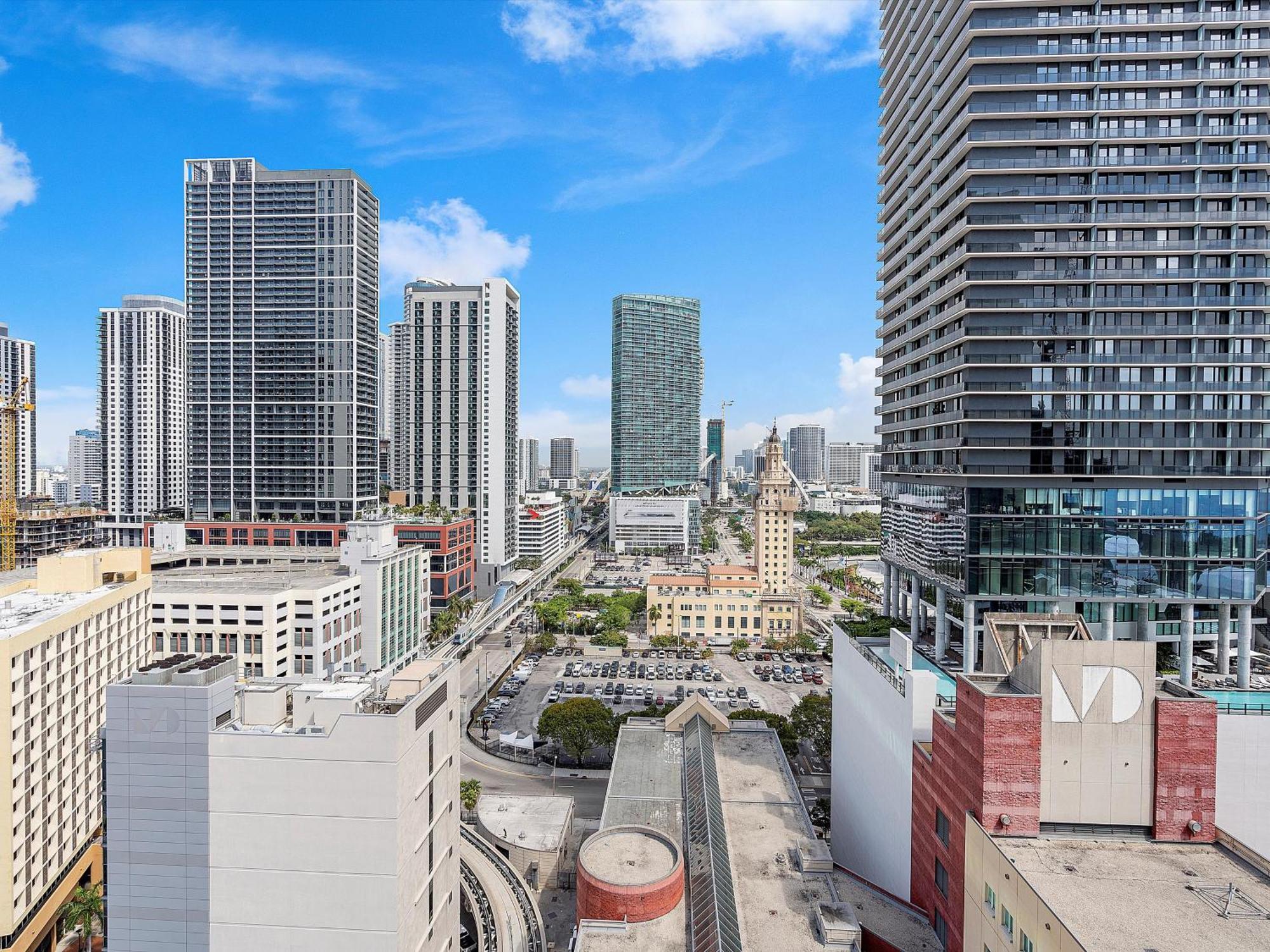X Lounge Iv - High-rise With Rooftop Pool In Downtown
